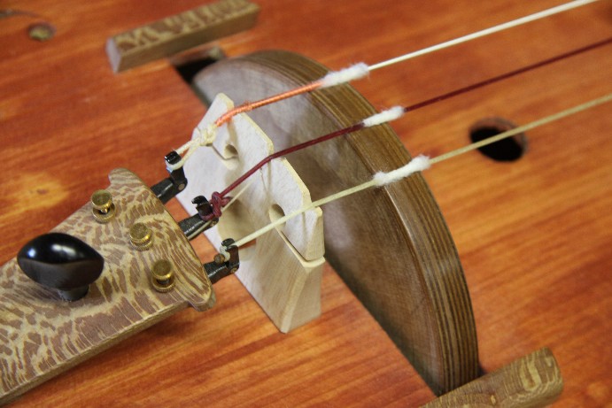 Bass-Drehleier – Detail